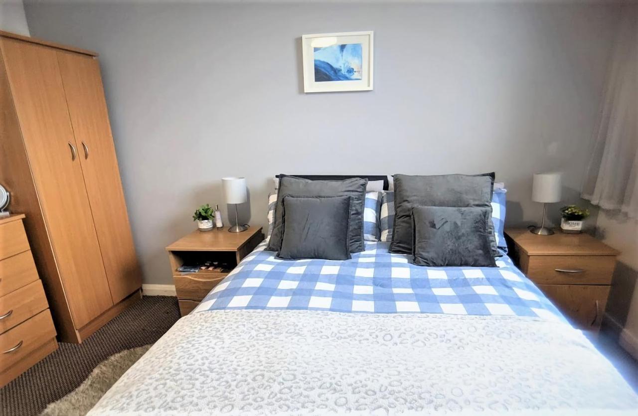 Large 3 Bedrooms In Liverpool City Centre, Free Parking Exterior photo